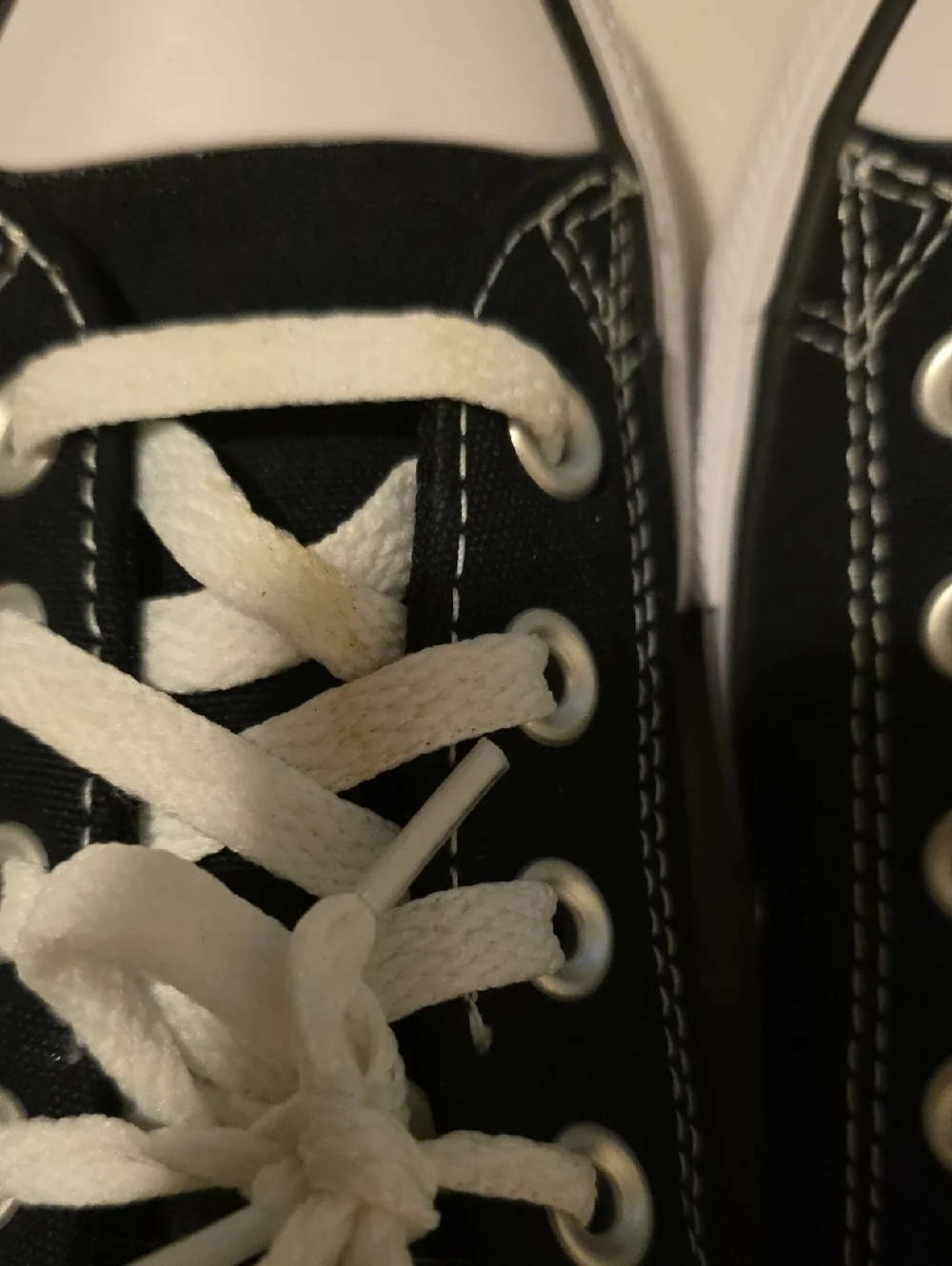 Converse Black and White Low Top Sneakers Boys Size 2